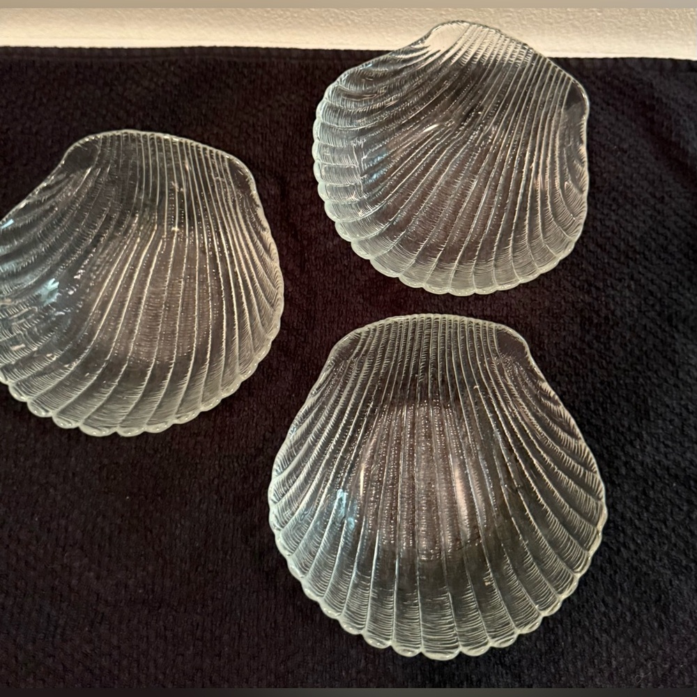 3 Arcoroc Coquillage glass shell-shaped plates. 6”